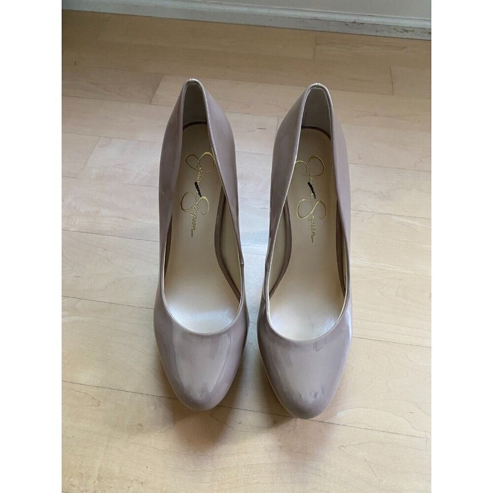 Jessica Simpson "Nellah" patent platform heel sz 9 NEW -FLAW - mark on front